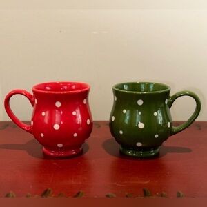 2 Temptations Bakeware red and green polka dot mugs